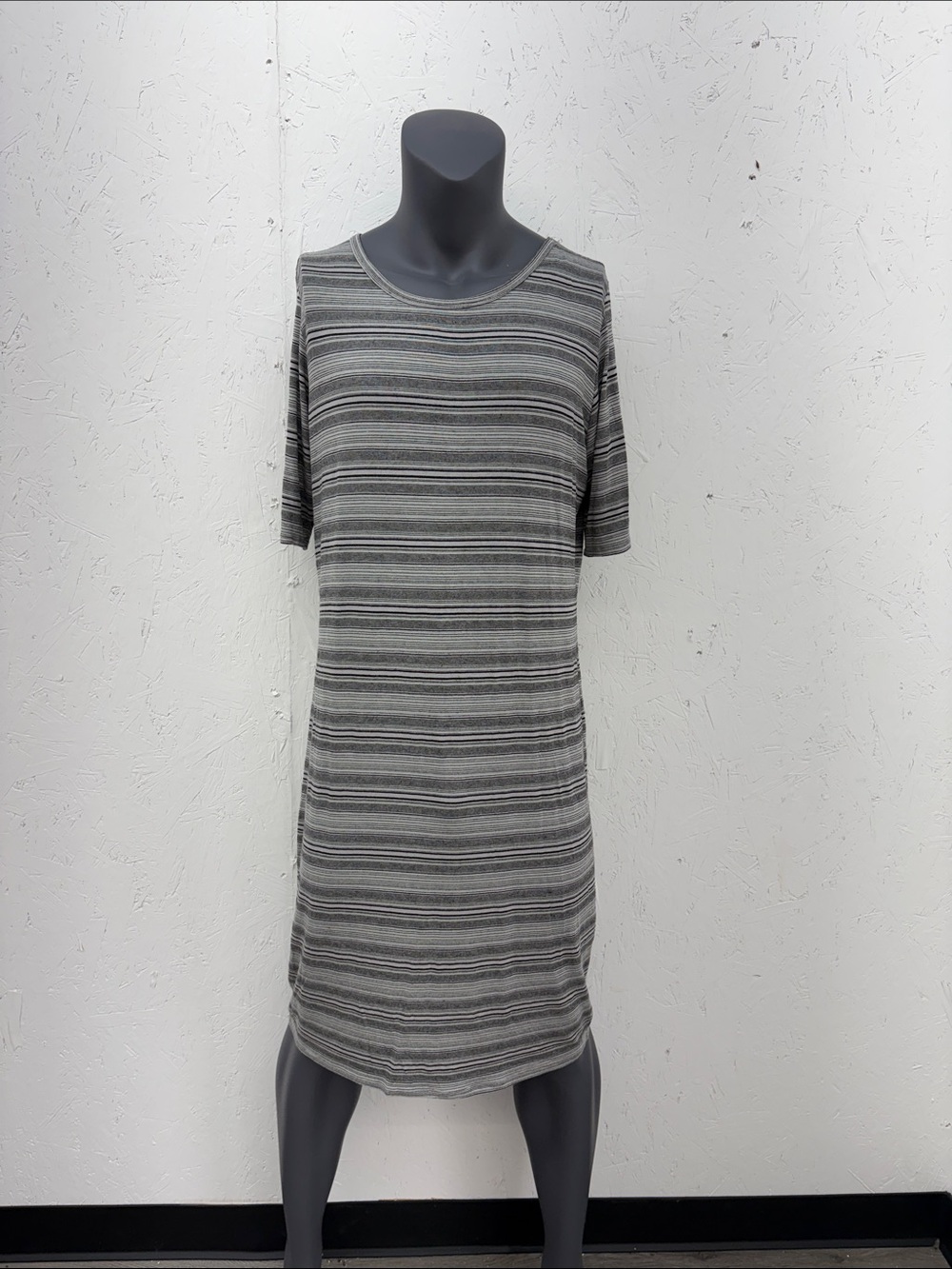 LuLaRoe JULIA Dress Mid Sleeve Sheath Dress - grey & black